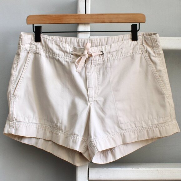 GAP Pants - GAP Women's Beige Cream Khaki Cuffed Twill Pull-On Utility Shorts Size 10